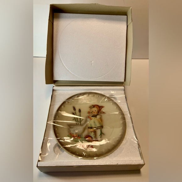 1974 Hummel Handpaint Bas Relief 4th Annual Plate Goebel Porzellanfabrik Germany - Picture 13 of 13